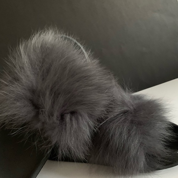 Fox fur slides - Picture 3 of 4